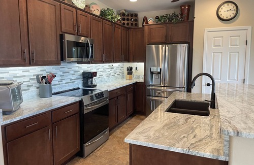 Saddlebrooke House | Wonderful Saddlebrooke Sola.located within walking distance of Desertview!