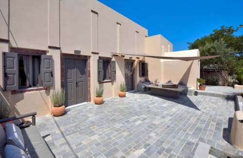 Megalochori Villa | Wonderful Santorini Villa | Alia Mansion | 3 Bedrooms | Beautiful Outdoor Space.