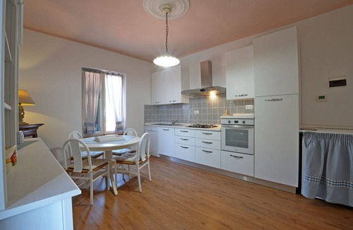 Aulla Villa | Wonderful villa for 4 guests with WIFI, A/C, TV, terrace and pets allowed, close to La Spezia