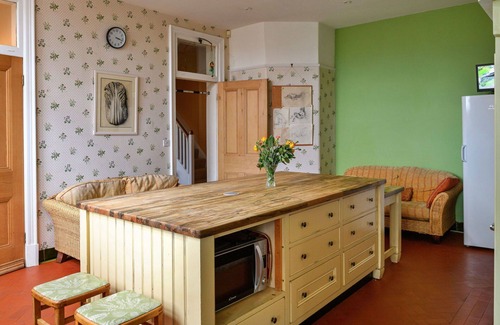 Carlisle House | Wonderful villa for 19 guests with WIFI, hot tub, TV, terrace and pets allowed