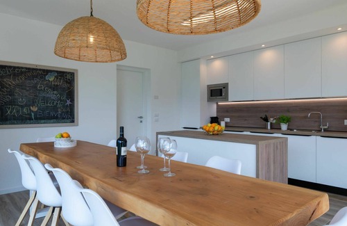 Verceia House | Wonderful villa for 12 guests with WIFI, TV, terrace and parking