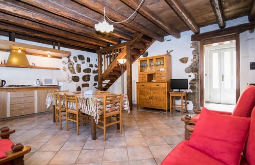 San Giovanni al Natisone House | Wonderful villa for 4 guests with WIFI, A/C, TV, patio and parking