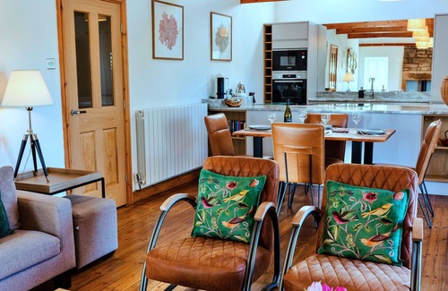 Edlingham House | Wonderful villa for 4 guests with WIFI and terrace