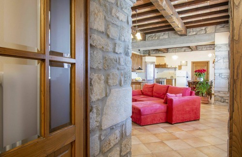 Caprignana Villa | Wonderful villa for 8 people with private pool, WIFI, TV, patio and parking