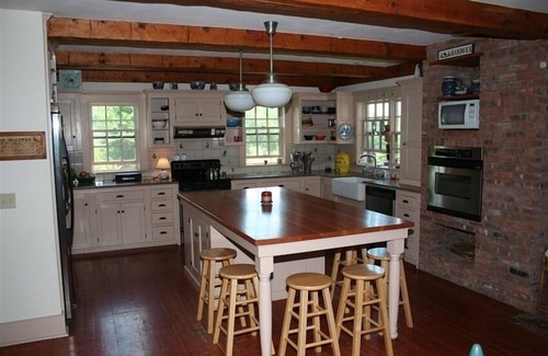 Hardwick House | Wonderful VT Get Away, Great Family Fun, with WiFi.