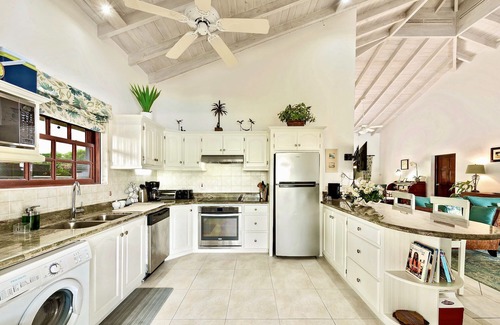 Gibbes Villa | Wonderful West Coast villa. 5 Minute walk to 2 beaches