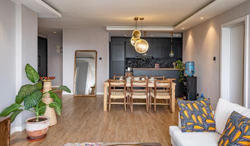 Nairobi Apartment | Wonderiss Homes, Volaire Luxury 2-Bedroom, Rooftop Swimming Pool, Gym, Workspace - Westlands Living