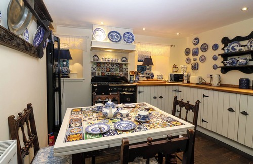 Newburgh Cottage | Wonderland Cottage