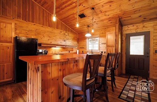 Gober Cabin | Wood Cabin in the wilderness at Bonham, Texas
