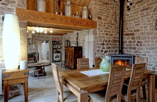 La Lanterne-et-les-Armonts Cottage | Woodland Cottage: Comfort in Nature, near the Thousand Lakes Plateau