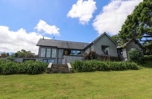 Helford House | Wood Meadow