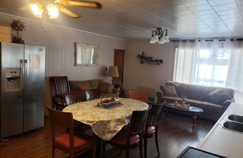 Lavigne Cottage | Wood Pecker #12 lake side 4 Bedroom cottage