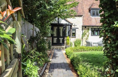 Pitchcombe House | Woodbine Cottage