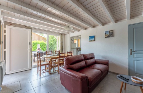 Biganos Ski Chalet | Wooden chalet in the heart of the Arcachon basin, in Biganos.