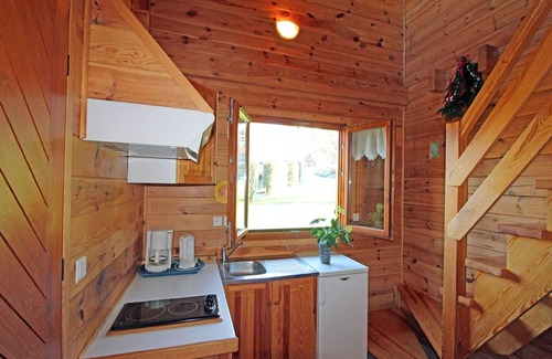 Le Syndicat Ski Chalet | Wooden chalet in Vosges by a pond
