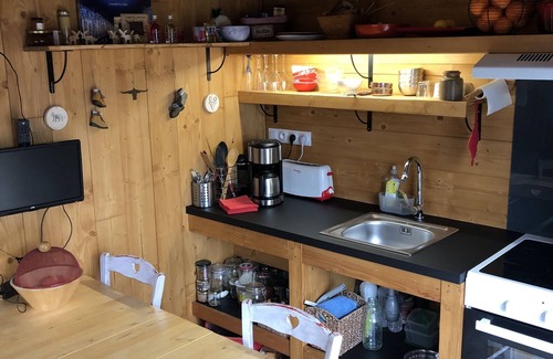 Urbanya Ski Chalet | Wooden CHALET on stilts in the middle of the MOUNTAIN 2 TO 4 PEOPLE