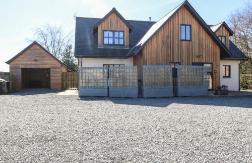 Ellon House | Woodend Croft