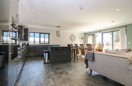 Ellon Cottage | WOODEND CROFT, pet friendly, luxury holiday cottage in Pitmedden