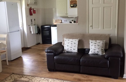 Henfield Cottage | Woodhouse Holiday Cottages, 3 Adjacent Holiday Lets . Ash Cottage