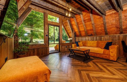 Savnik Ski Chalet | Woodland Brezna