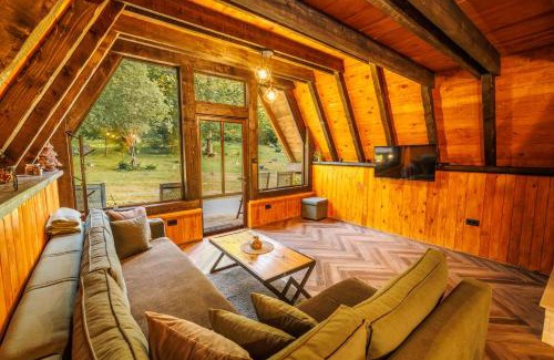 Savnik Ski Chalet | Woodland Brezna