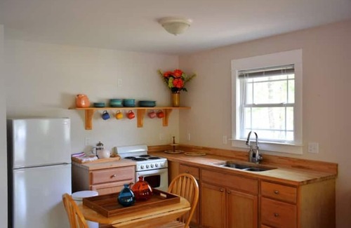 Buckingham Apartment | Woodland Cottage near Yogaville, nestled in woods