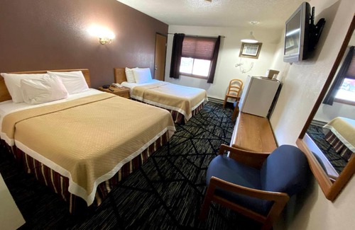 Medford Hotel | Woodland Inn & Suites