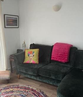 Llanteg House | Woodland Lodge, Llanteglos Estate