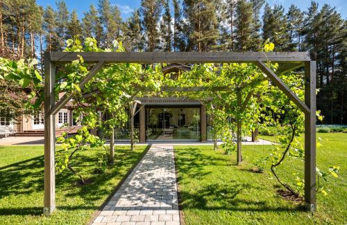Elva Villa | Woodland Retreat Lodge