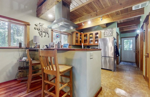 Clinton House | Woodland Retreat Near Deer Lake and Ferry Dock – Clinton, WA