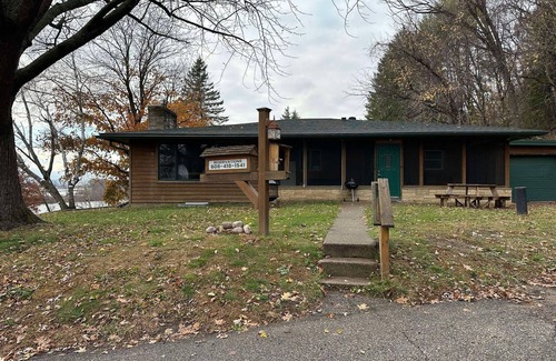 Alma House | Woodlands Retreat next to the Mississippi River