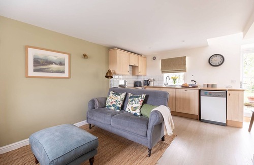 Kelso Cottage | WOODMAN'S, Kelso - sweet one bedroom cottage close to Floors Castle and Kelso