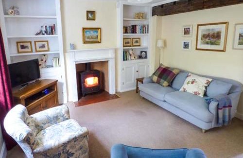 Potter Brompton House | Woodside Cottage