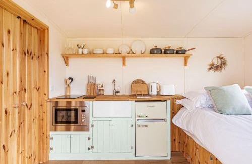 Heights of Achterneed House | Woodside Hut 3 - Uk36107