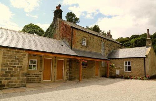 Fenay Bridge Hotel | Woodsome Hall Golf Club Cottage on the Course