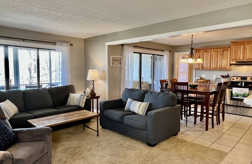 Bronston Condo | Woodson Bend-Golf, Pool Restaurant& More-Near Burnside W/Lake View - First Floor