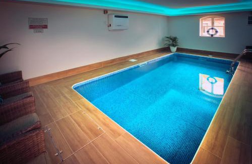 Astbury House | Woodspurge Cottage, Drift House Holiday Cottages