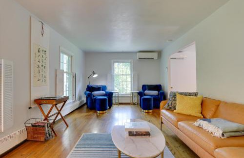 Woodstock House | Woodstock Getaway with Hot Tub about 2 Mi to Dtwn!