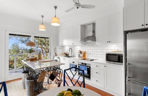 Mount Irvine House | Woorailoora- Luxury Adults Only Accommodation