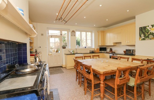 Glastonbury Cottage | WOOTTON HOUSE, pet friendly, with pool in Butleigh Wootton