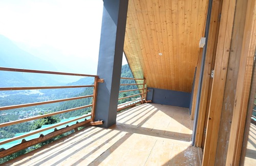 Manali Apartment | Work from Himalaya, Work from mountains, Majhachi apartments.