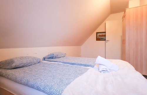 Orgryte-Harlanda Condo | Workers & Families Penthouse Near Svenska Mässan