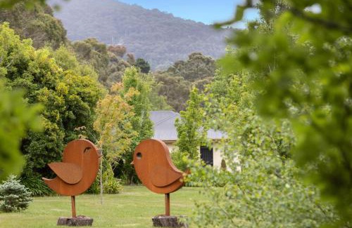 Mount Macedon Apartment | Wotama, Macedon B and B, Honour Ave, Mount Macedon