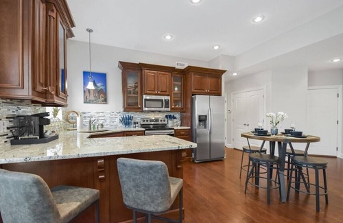 Downtown Apartment | WOW! Downtown Bentonville Condo Just Off The Square & Steps From Everything