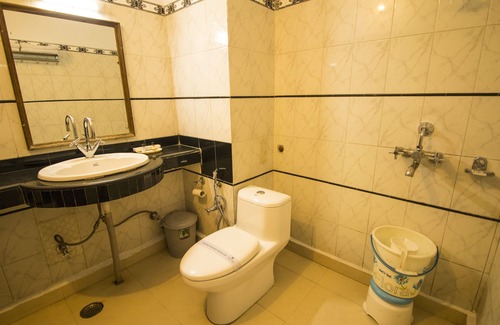 Mayapur Hotel | WOW STAYZ2 Hotel Jahanvi Dale