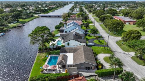 Tropic Palms Villa | WP Delray Waterfront, Pool, Tiki Hut & Putting Grn