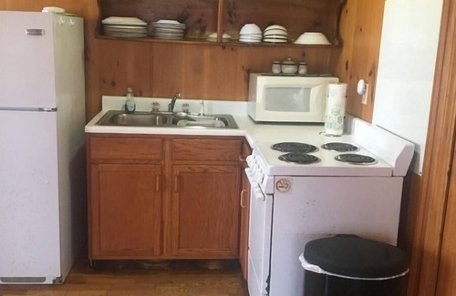 Heidelberg Cabin | Writers - Two story cabin with Hot Tub Writers Cabin