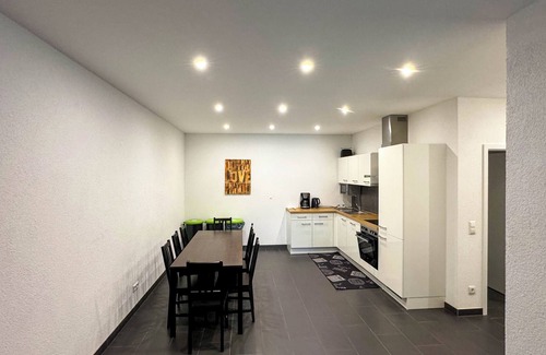 Plochingen Apartment | Wunderschöne Geräumige Wohnung für bis zu 8 Gäste