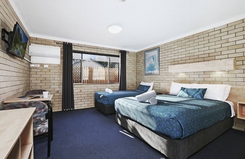 Maroochydore Hotel | Wunpalm Motel & Holiday Cabins