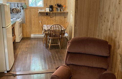 Manitoulin District Cottage | Wuthering Heights Cottage 9